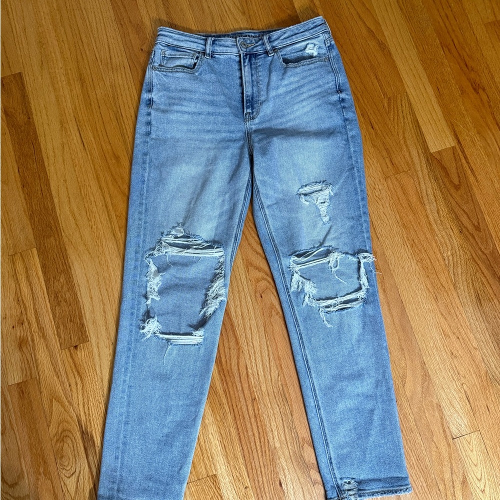 American Eagle Outfitters Light Blue Distressed Mom Jean